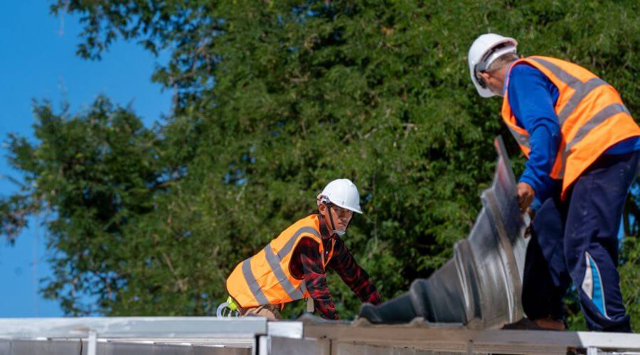 Professional gutter cleaning in Saint Germain, WI